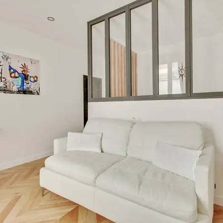 Refurbished Design Flat -near Champs-elysées